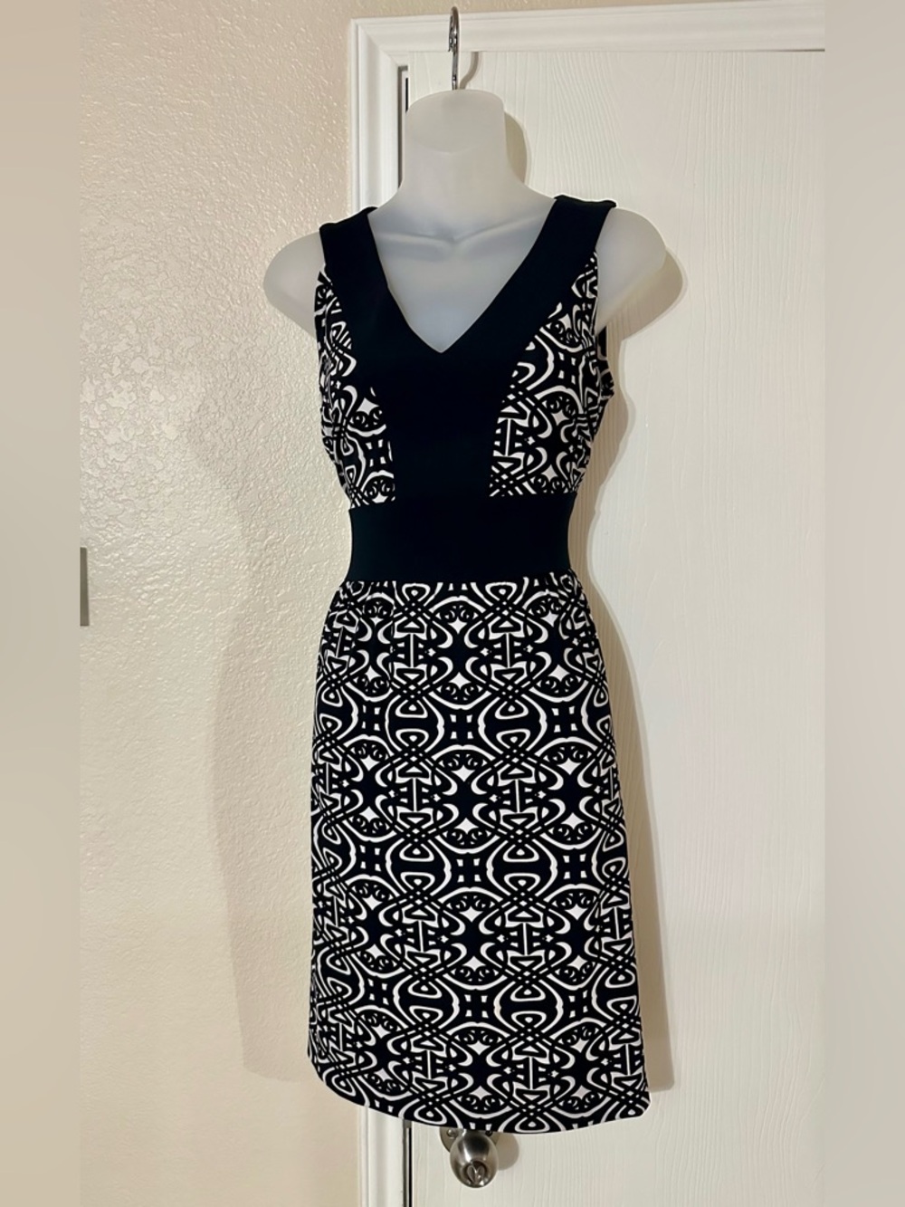 Camille La Vie Geometric Belted Dress Size M